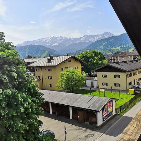 Lovely City Center Apartment ガルミッシュ・パルテンキルヒェン エクステリア 写真